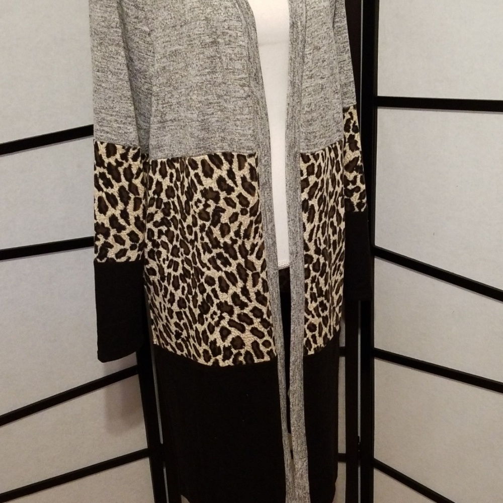 Leopard Colorblock Long Length Cardigan Plus Size - Picture 4 of 6